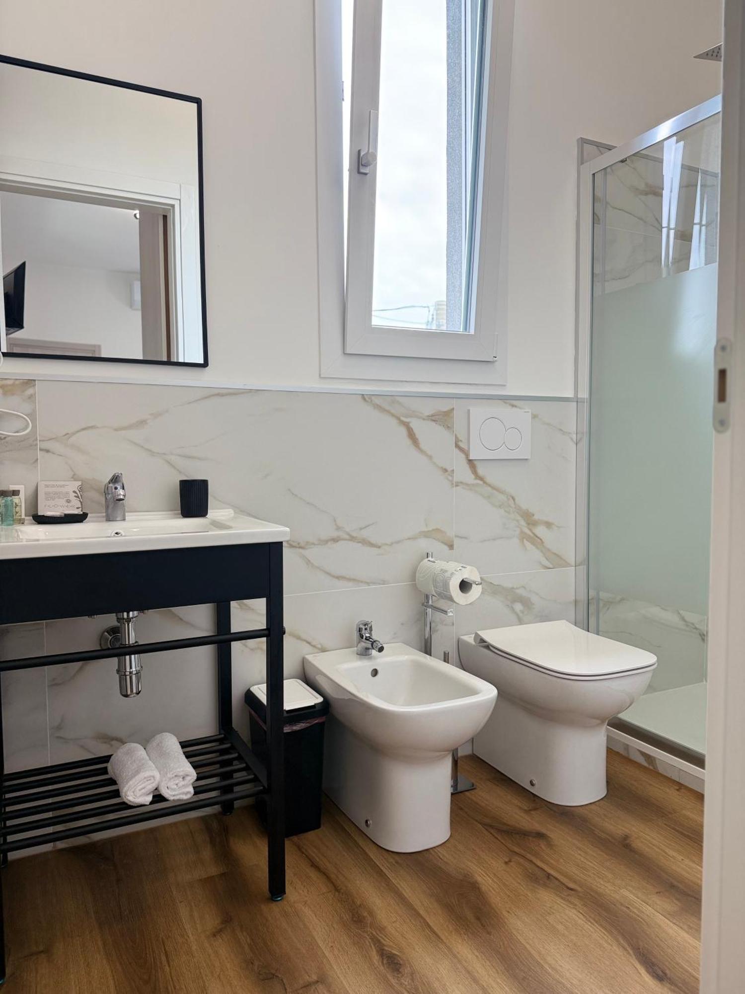 Infinity House - Eleganza Moderna Tra Treviso E Venezia Hotel Casièr Cameră foto