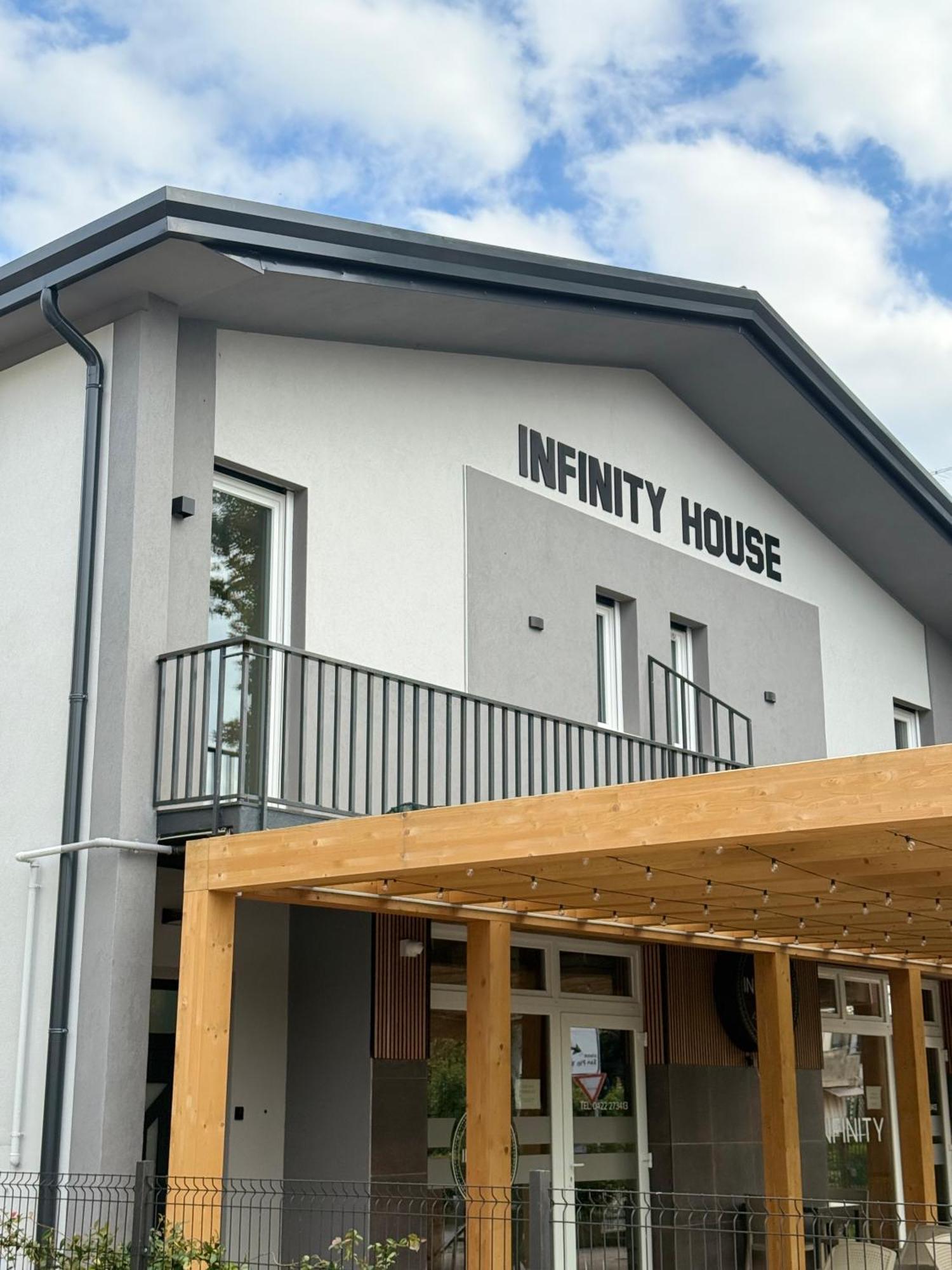 Infinity House - Eleganza Moderna Tra Treviso E Venezia Hotel Casièr Exterior foto